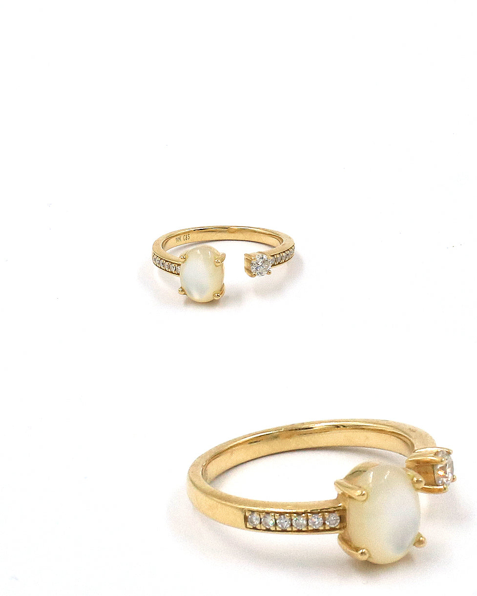 Signature - Mother of Pearl & Diamond Toi et Moi Ring