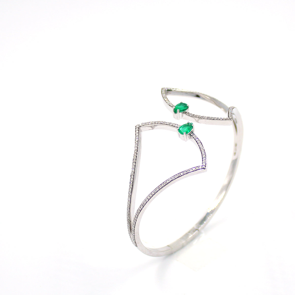 Aprire Diamond and Emerald Cuff