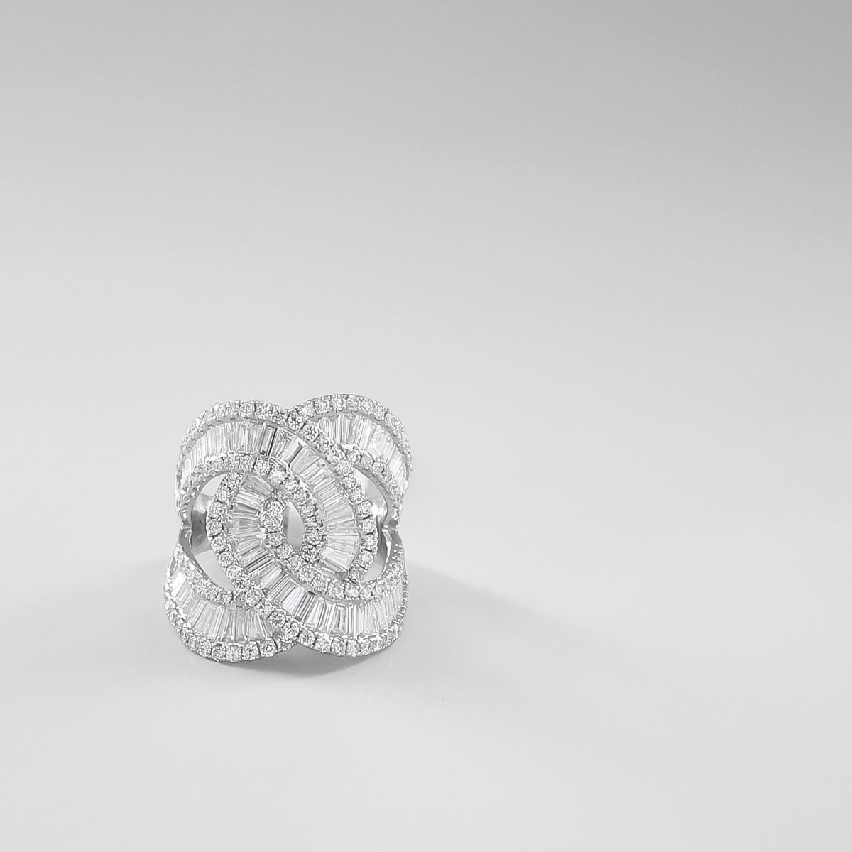 Sopra Diamond Ring