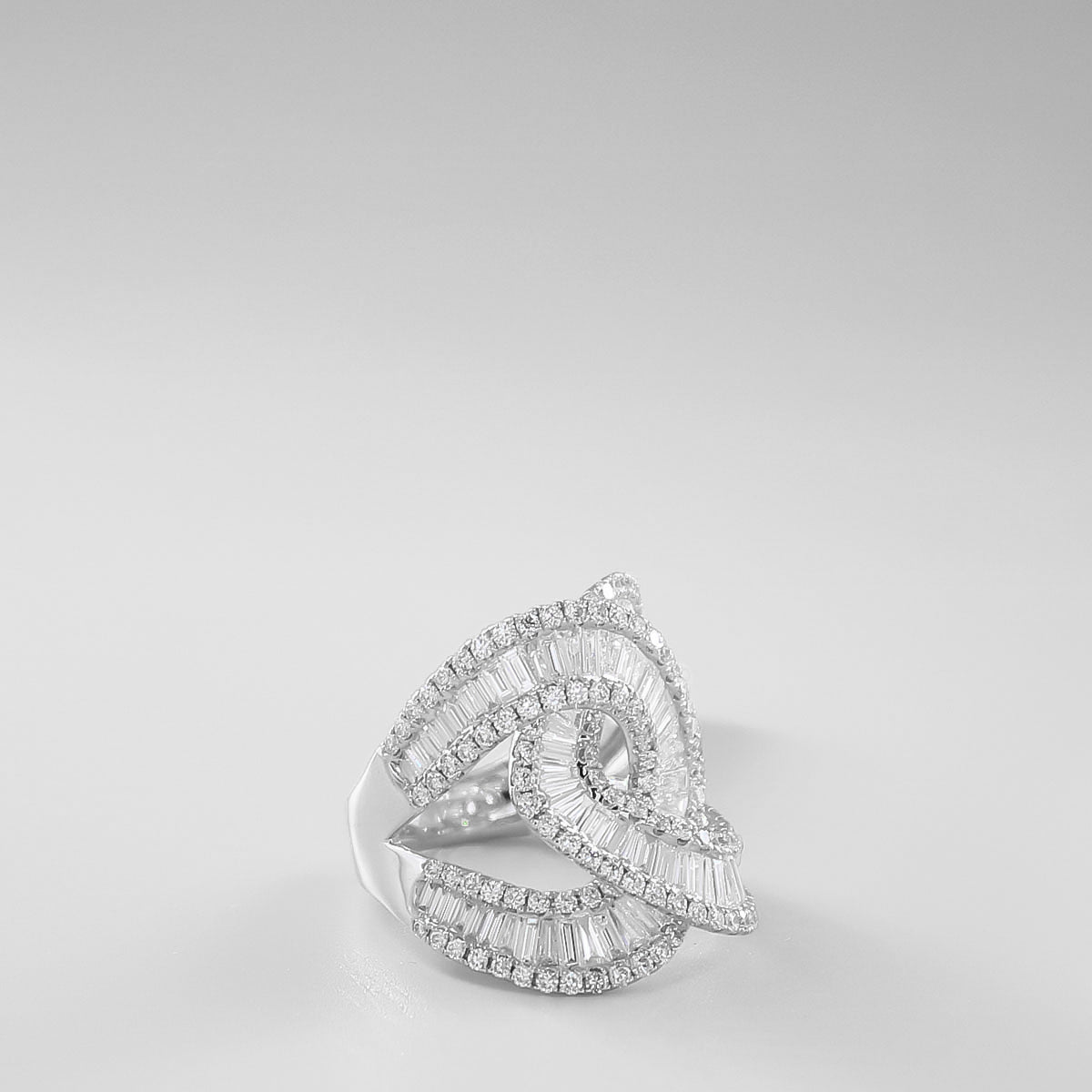 Sopra Diamond Ring